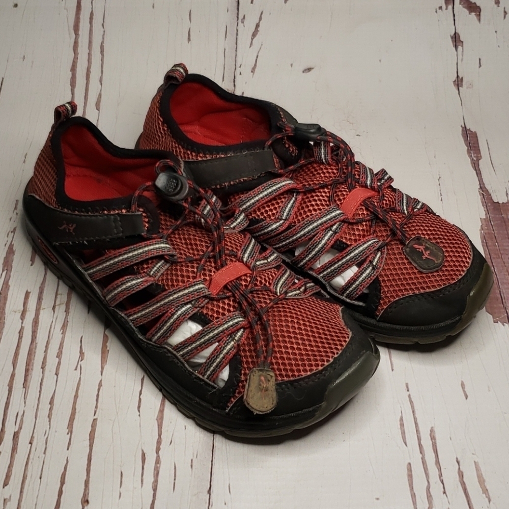 Chaco water shoes youth size 4